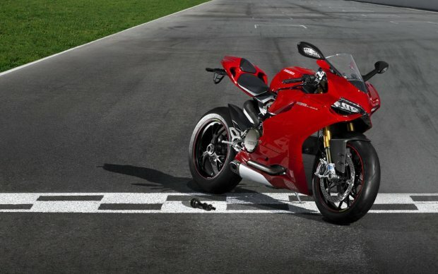 The new 2012 Ducati 1199 Panigale - The most extreme benchmark